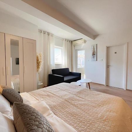 Caramel Comforts In Stinjan Only 800 Meters From The Beach Pula Exterior photo