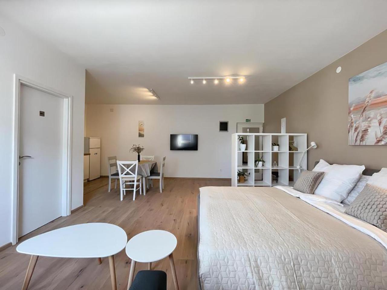 Caramel Comforts In Stinjan Only 800 Meters From The Beach Pula Exterior photo